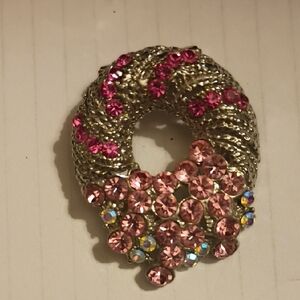 Elegant Pink and Silver Scarf Pin